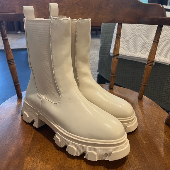 Pretty little thing lug sole boot - Picture 5 of 8